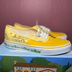 NWT Vans x sesame place